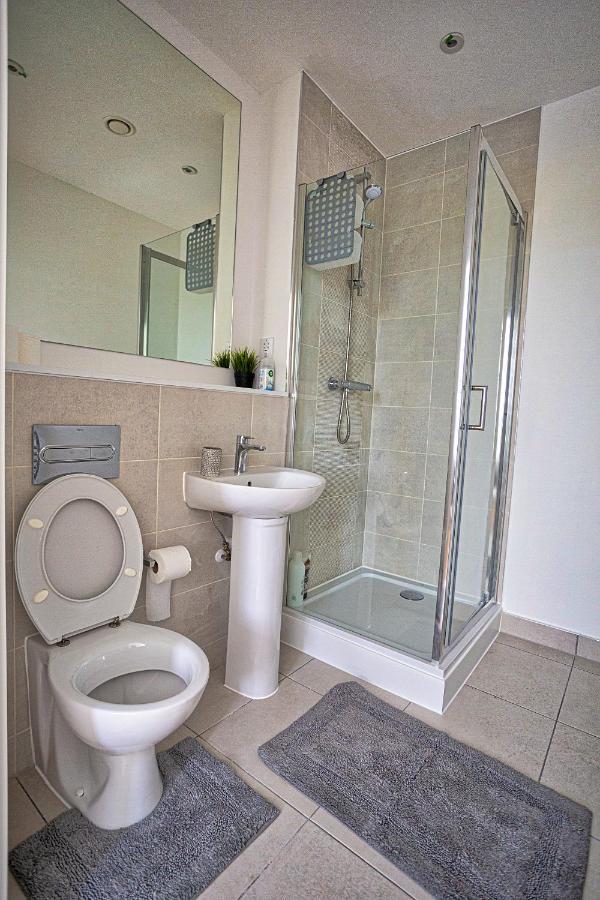 Gillingham One Apartment Ngoại thất bức ảnh
